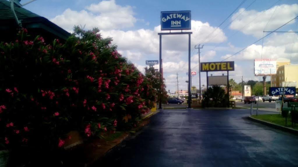 Gateway Inn Lake Stadt Exterior foto